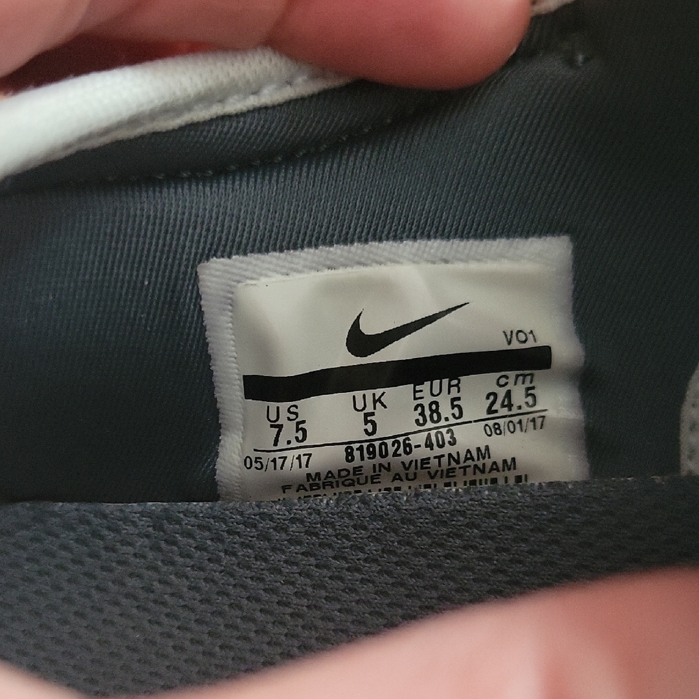 Nike Women's Athletic Shoes in Gray with Green Accents - Picture 9 of 10